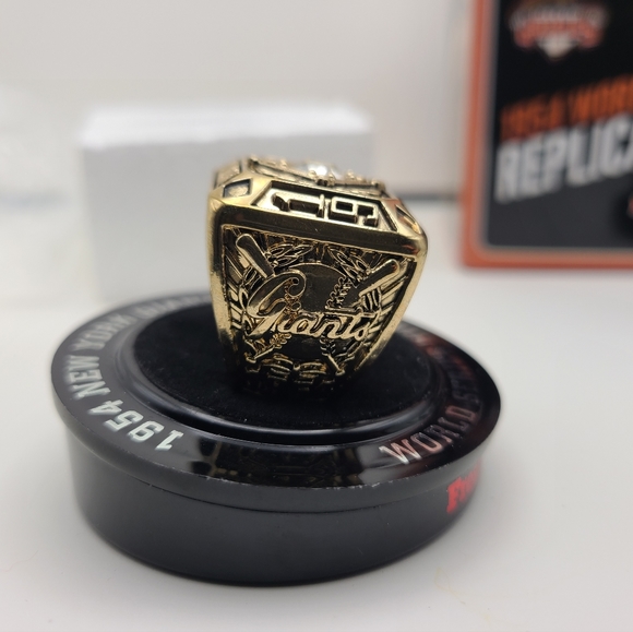 Fresno Grizzlies 1954 New York Giants World Series Ring Stadium Giveaway - Picture 3 of 5